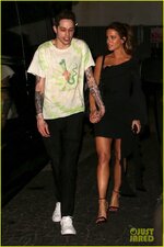 kate-beckinsale-pete-davidson-hold-hands-33.jpg